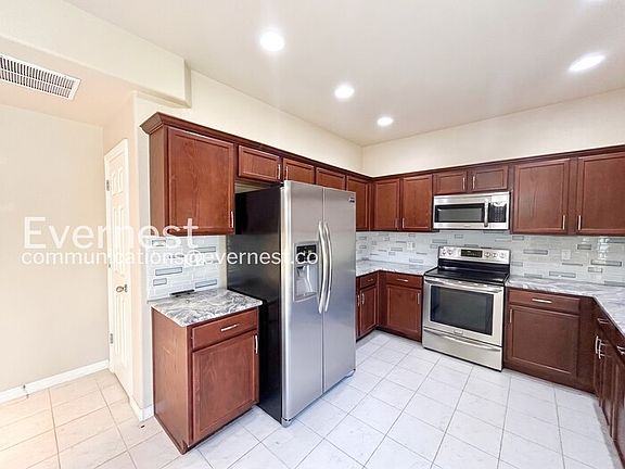 4th image of 2315 Reed Grass Way