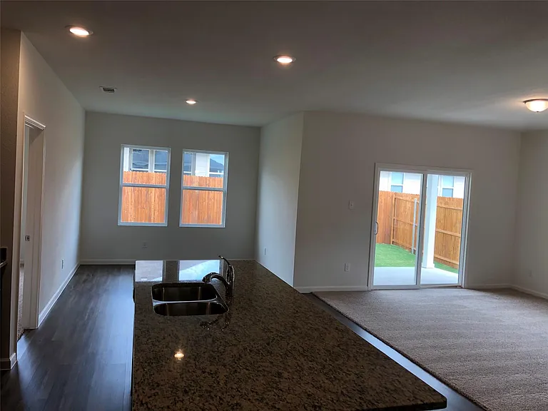 6521 Trident Ct — Photo 10