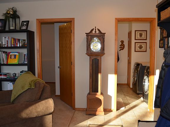 4th image of 720 Suncrest Dr