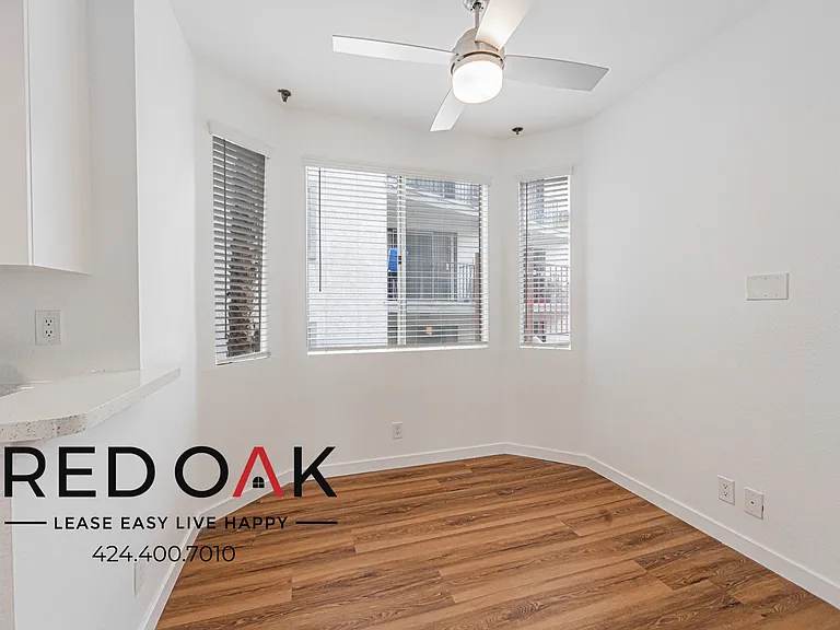 7370 Hawthorn Ave #105 — Photo 9