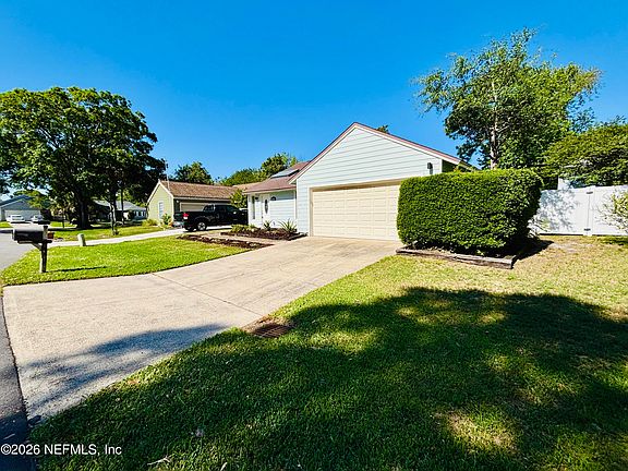 3rd image of 13058 BENT PINE Court E