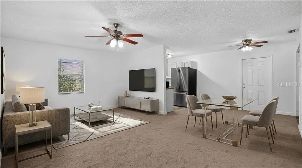 3 bed, 1.0 bath, 1056 sqft, $2,550 — Photo 2