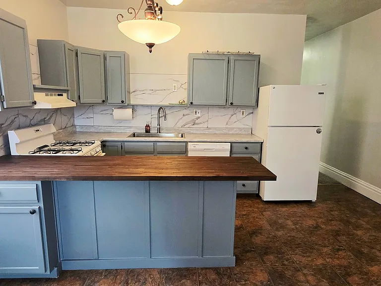 450 Bailey Ave — Photo 33