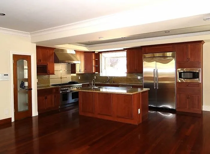 7023 Broadway Ter — Photo 3