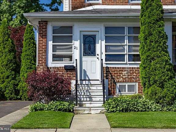 4th image of 21 Vermont St