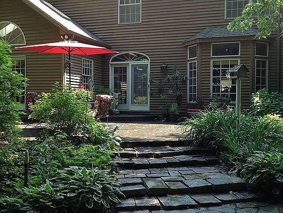 Garden steps to back patio