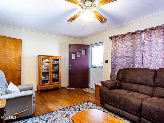 5th image of 111 North Drive
