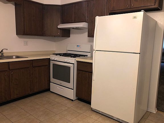 3rd image of 120 Collen Dr #4-218