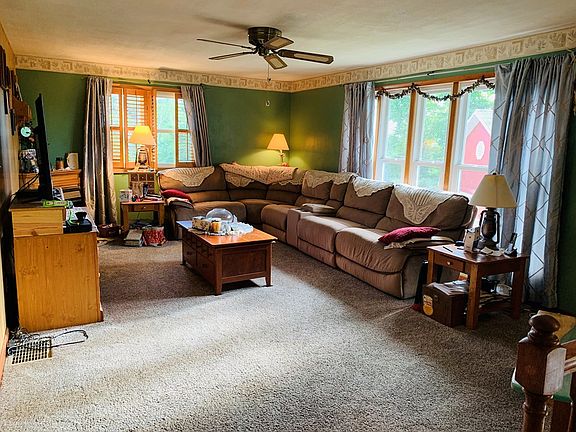 3rd image of 155 Orchard Ln