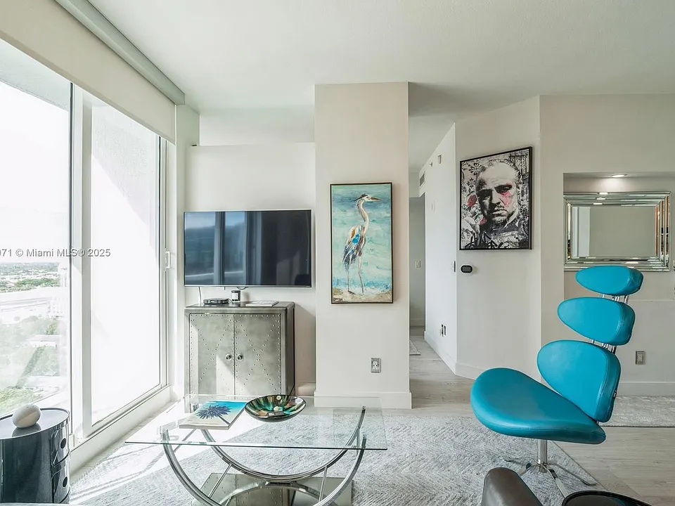 315 NE 3rd Ave #1602