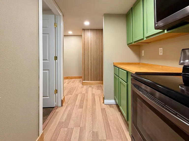2613 Bryant Ave S #B — Photo 12