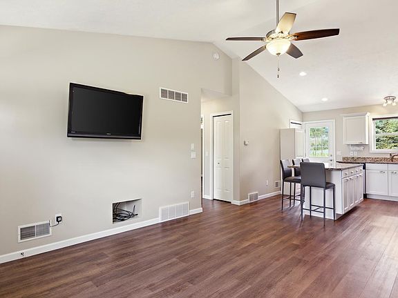 5th image of 5072 Cedar Condo Ct