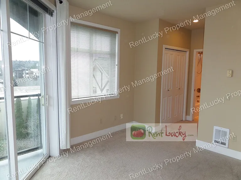 4031 Aurora Ave N #301 — Photo 16