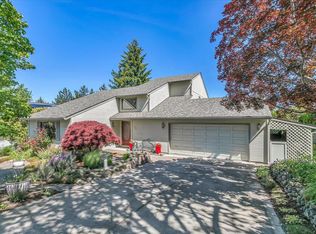 2477 Heritage Way, Medford, OR