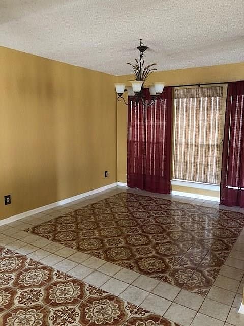 1st image of 110 Clove Ln