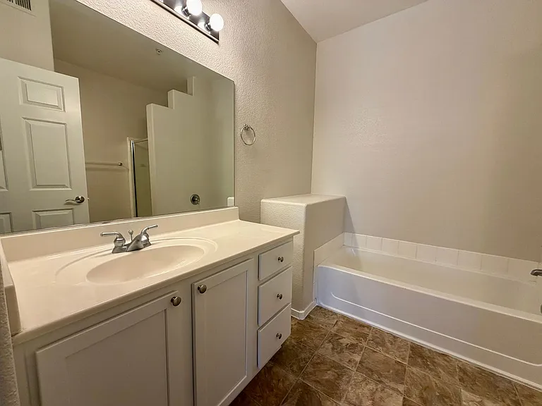 2291 W Horizon Ridge Pkwy #6231 — Photo 25