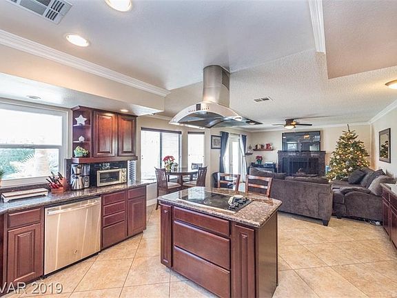 4th image of 618 Montvilla Dr