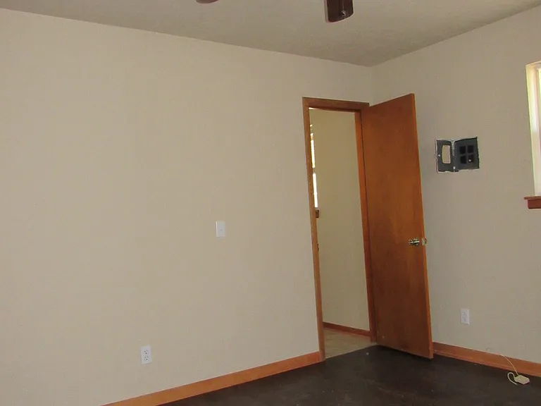 2405 NW 42nd St — Photo 12