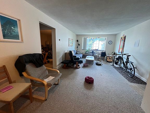 3rd image of 8 Brattle Dr #13
