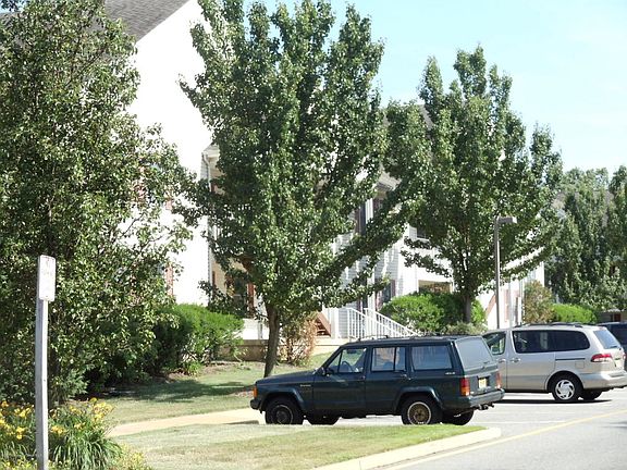 4th image of 5 Walnut St APT 38