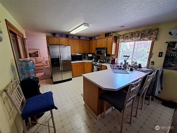 2nd image of 6108 NE 139th Avenue