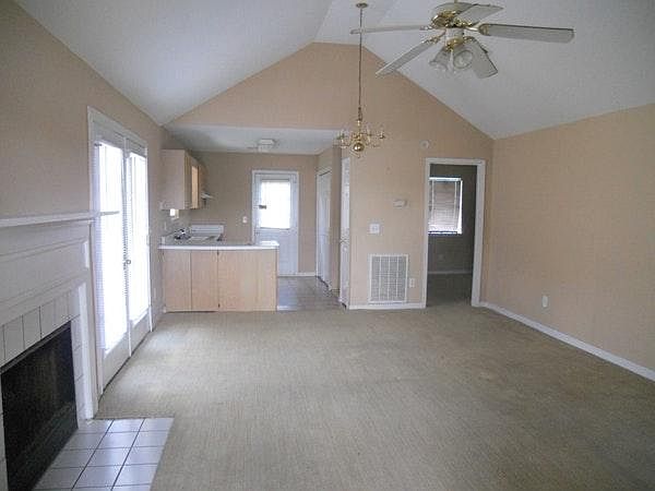 2nd image of 11 Benfield Cres