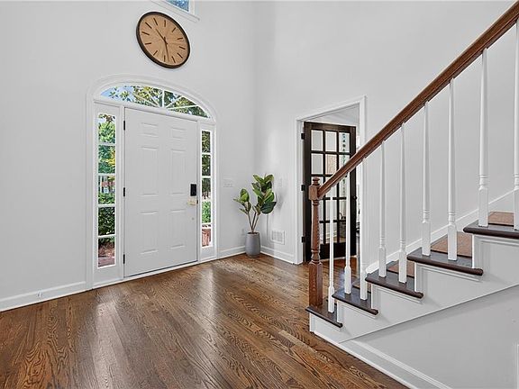 5th image of 715 Brafferton Way