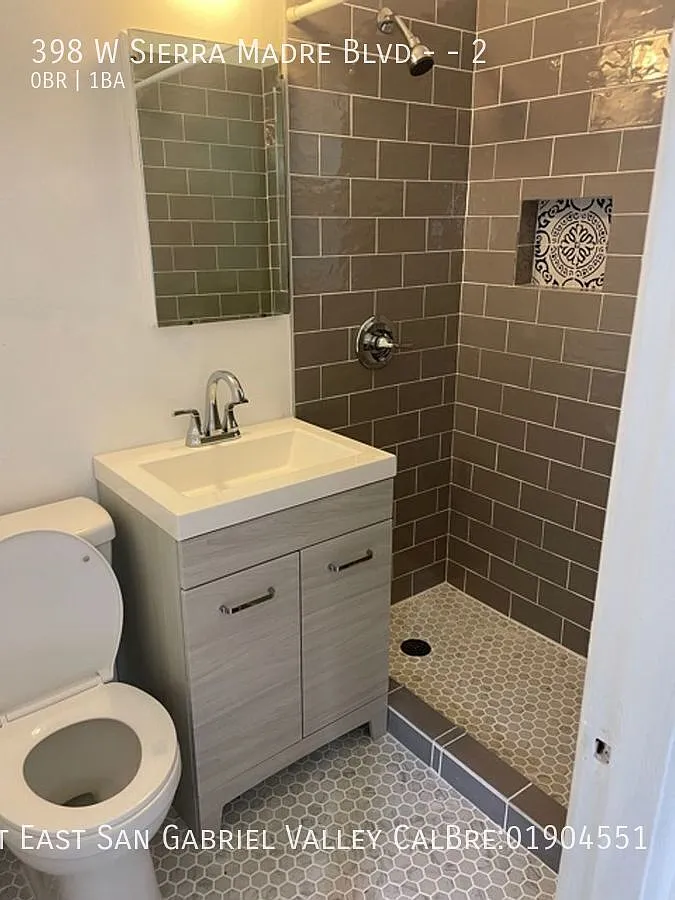 Studio Apartment In Prime Sierra Madre Location — Photo 2