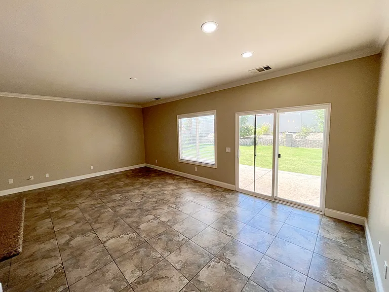 64250 Silver Star Ave — Photo 9