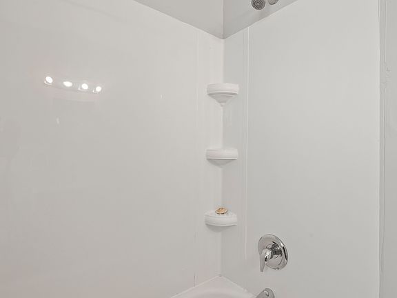 4th image of 664 Cheapside St