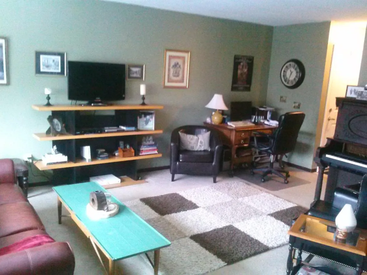 2 bed, 1000 sqft, $2,200 — Photo 2