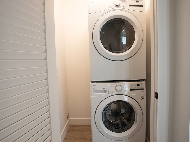 325 W Anapamu St #A — Photo 10