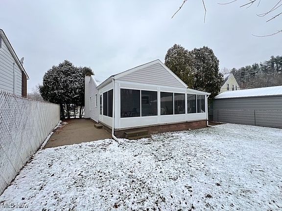 3rd image of 167 10th St NE