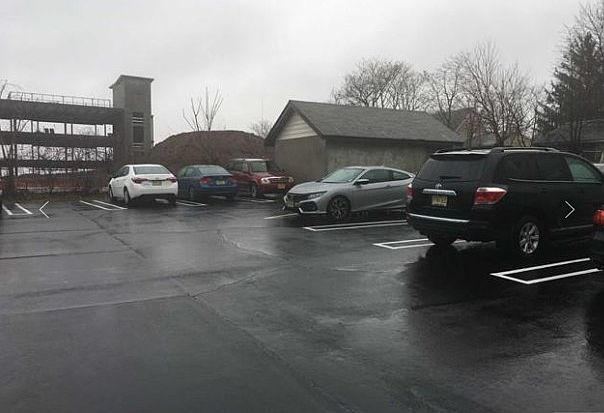 1st image of 444 Ridge Rd