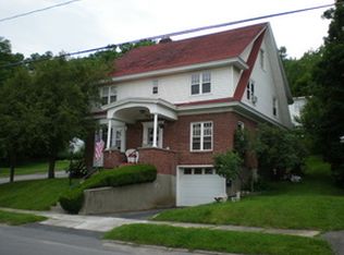 47 Phillips St, Amsterdam, NY 12010