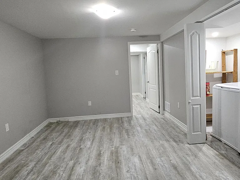 24 Guildford Cres #24 — Photo 13