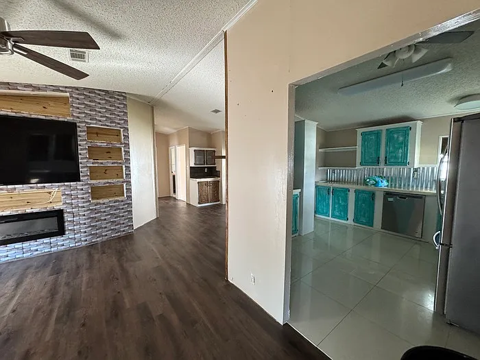 1584 Valiant Dr — Photo 6