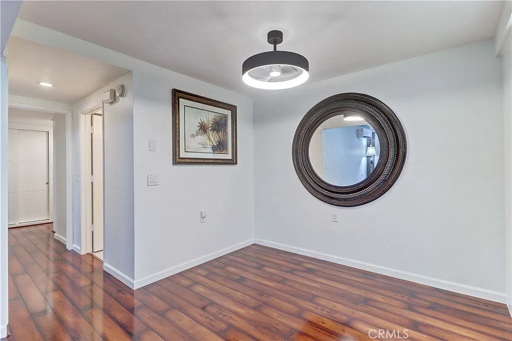 2 bed, 1040 sqft, $3,000 — Photo 4
