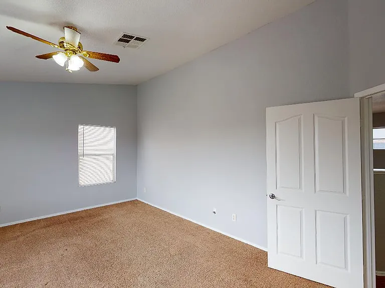 377 Ravensmere Ave — Photo 31