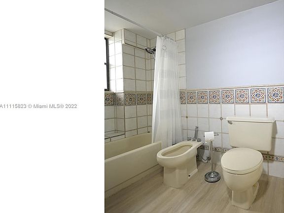 5th image of 1775 Washington Ave APT 5A