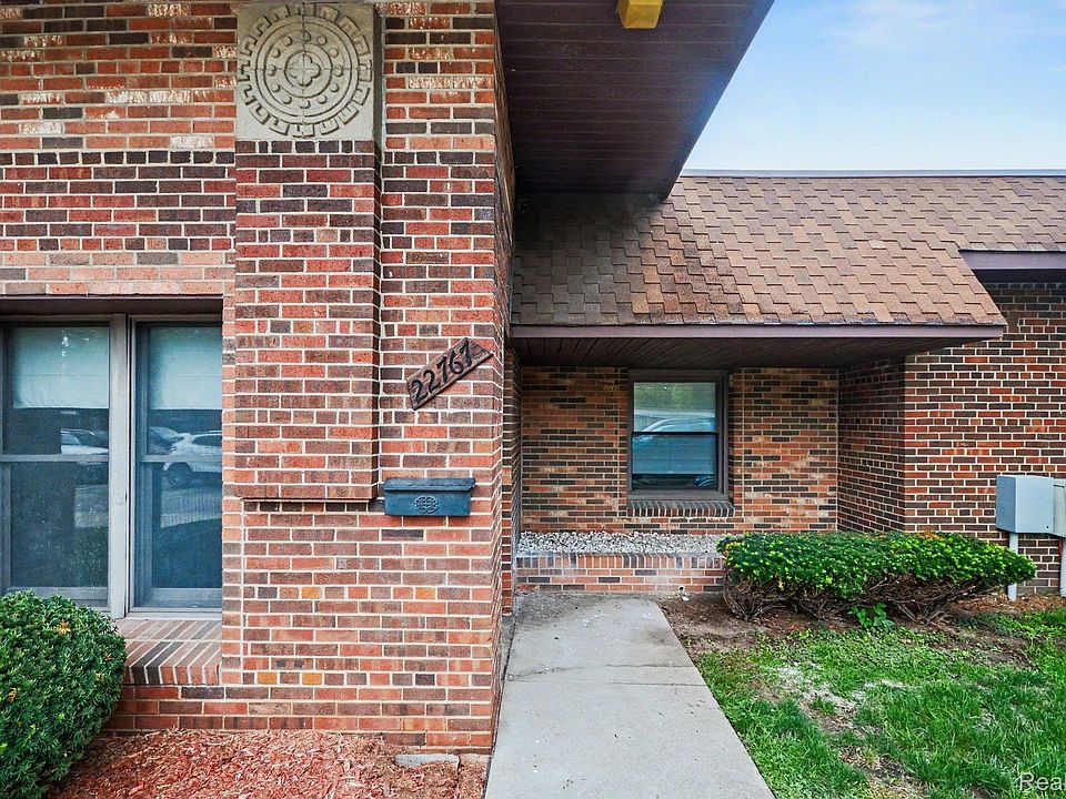 22767 Garfield St #16, photo 2