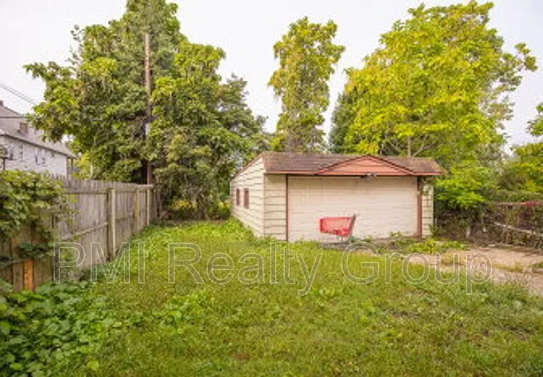 888 Evangeline Rd — Photo 30