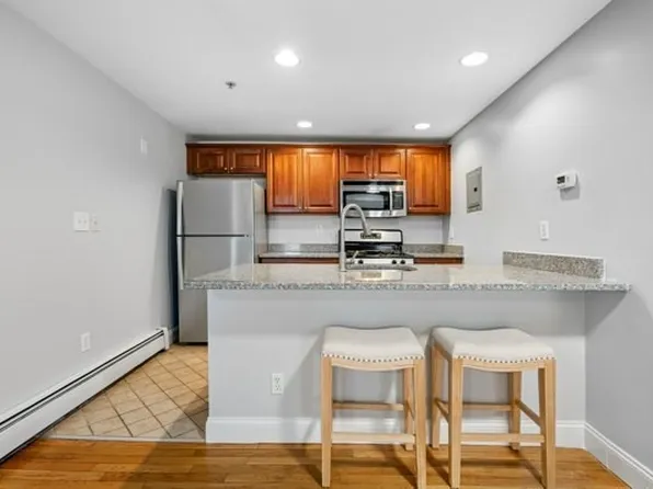 19 Railroad St #B1, Acton, MA 01720