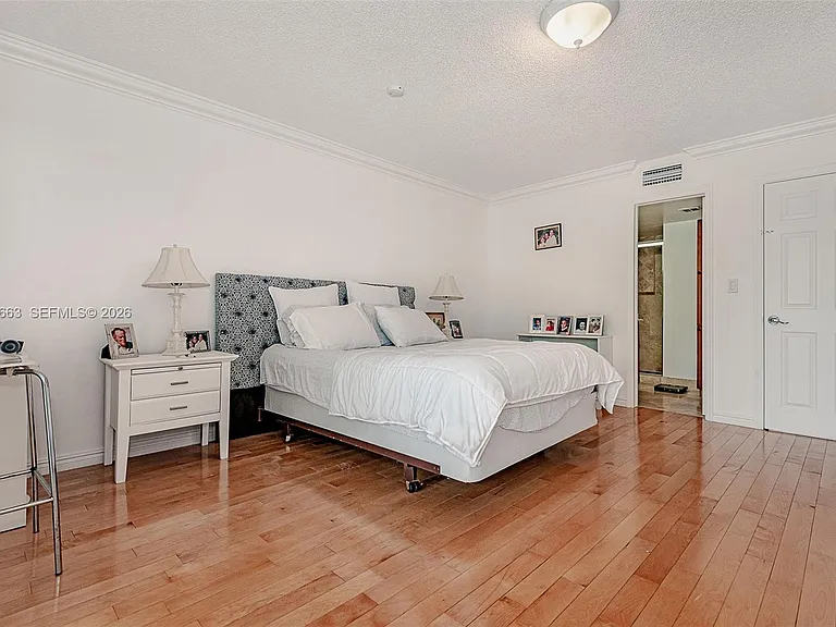 1413 N 15th Ave #8 — Photo 20