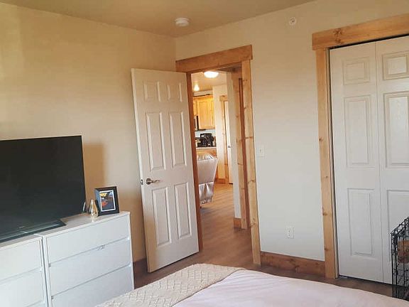 4th image of 1245 Waverly St APT 305