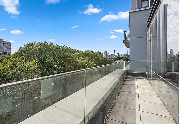 5th image of 860 Lorimer St #5G