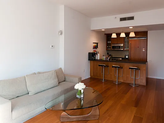 Rented by Sotheby's International Realty | media 28