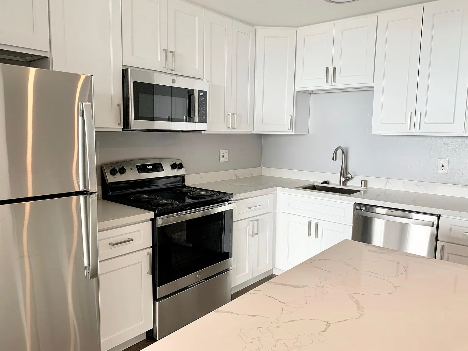 2 bed, 1113 sqft, $3,375 — Photo 2