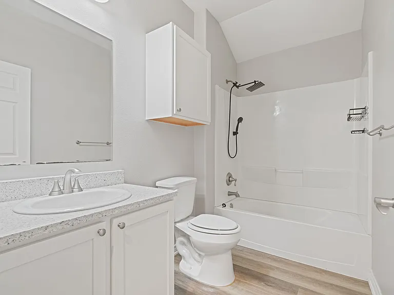1941 Crestmont — Photo 12