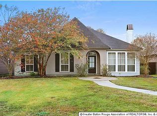8636 E Cypress Point Ct, Baton Rouge, LA 70809